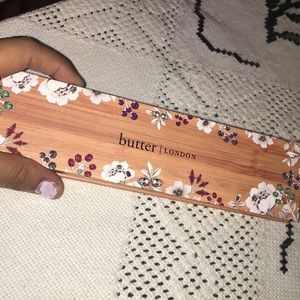 Butter London palette with 4 shimmers and 2 mattes